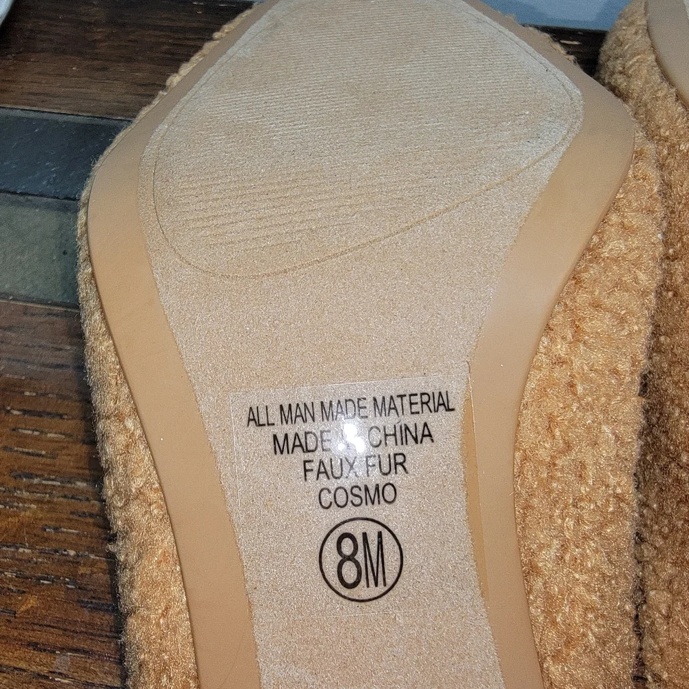 Heart in D 'Cosmo' Sherpa Heels - Size 8‎